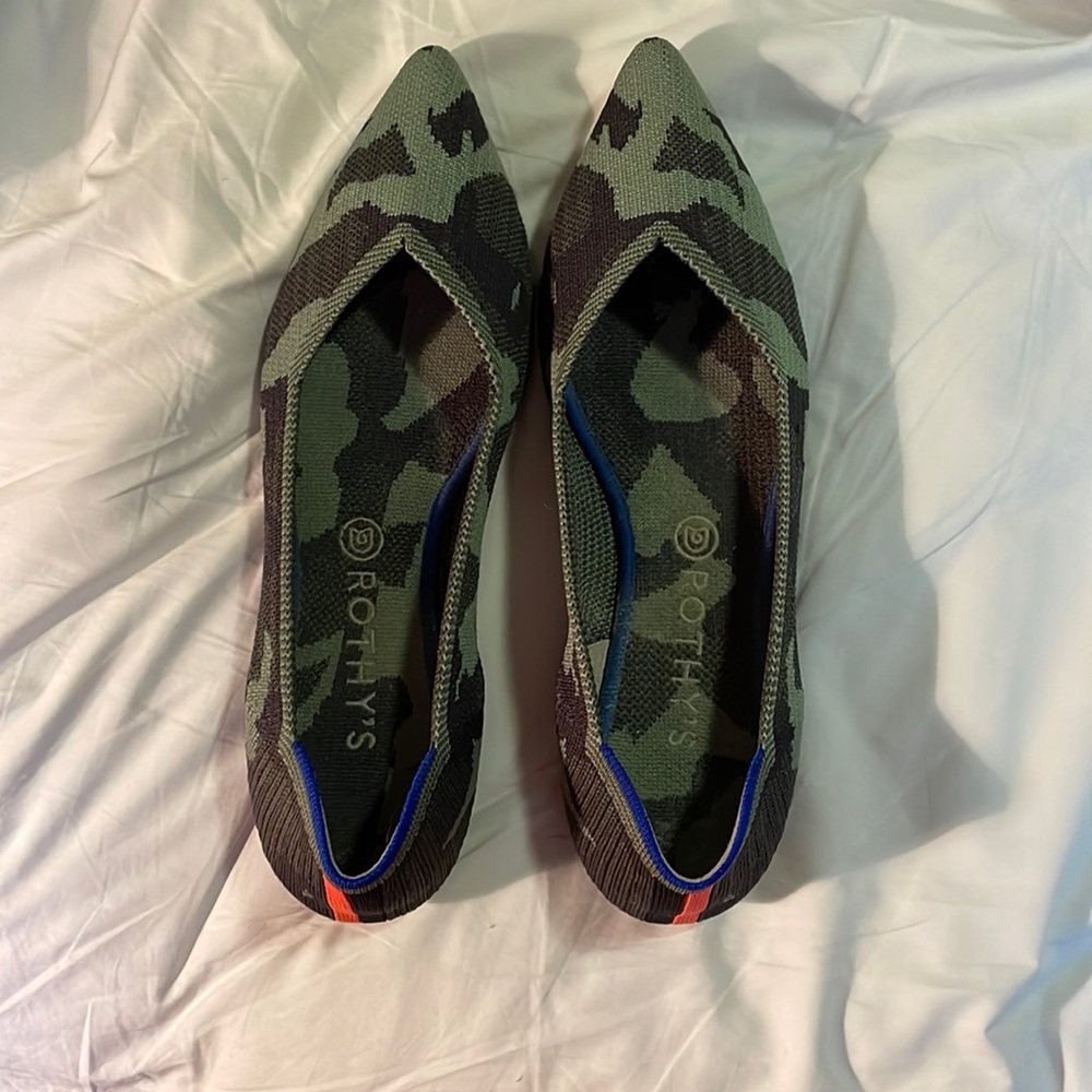 Rothy’s green camo points - excellent condition - barely worn